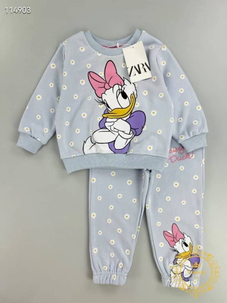 بدلة zara فوتر مصوف Daisy Duck